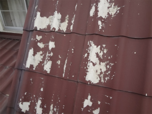 屋根塗膜の剥離、屋根材の表面化