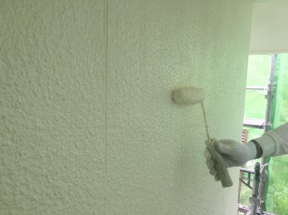 0605 01 外壁 上塗り1回目中 a8b45074cd238268260ba97aa4ffe00a