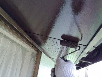 0802 03 軒天 上塗り2回目中 c3b21cf6b70a09ec72a05d30b3b671b1