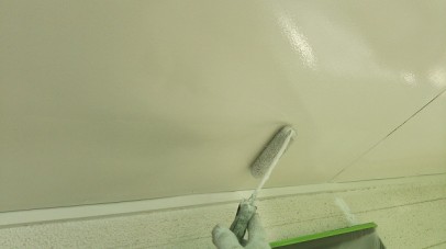 1223 02 軒天 上塗り2回目中 de2b4d6e86dd3a51de4f8e0c7a4c6051