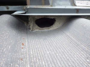0820 02 屋根漆喰隙間部分 施工前 f9a0a9605f03b85663cca38674934641