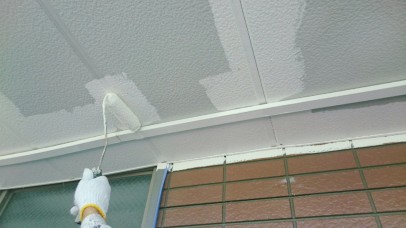 1003 02 軒天 上塗り1回目中 fef40b20842ef194a429b3f10e9ceeb3