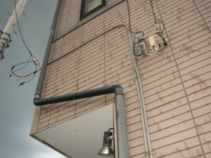 雨樋の色あせと金具の劣化 sDSC04564