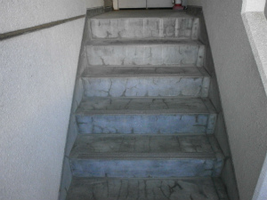 階段部のひび割れ 階段部のひび割れ